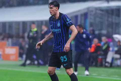 تحت أنظار إنتر ميلان.. باستوني يتفاعل مع جماهير برشلونة